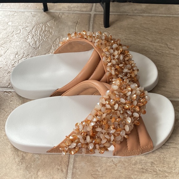 Sold - Picture 5 of 11